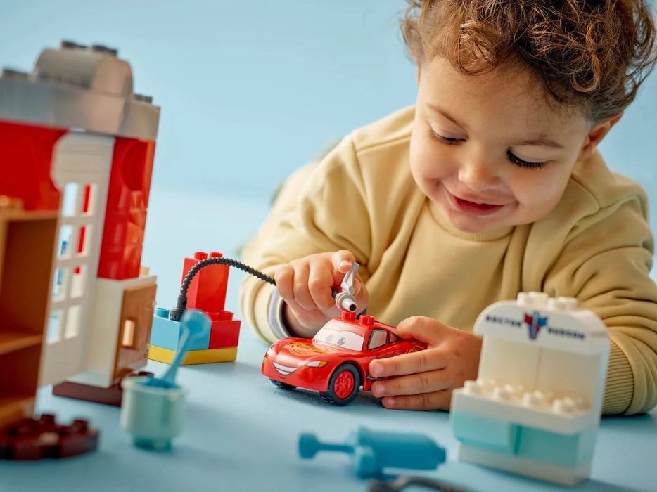 La visita di McQueen all’officina di Doc - 10456 - Il Mattoncino