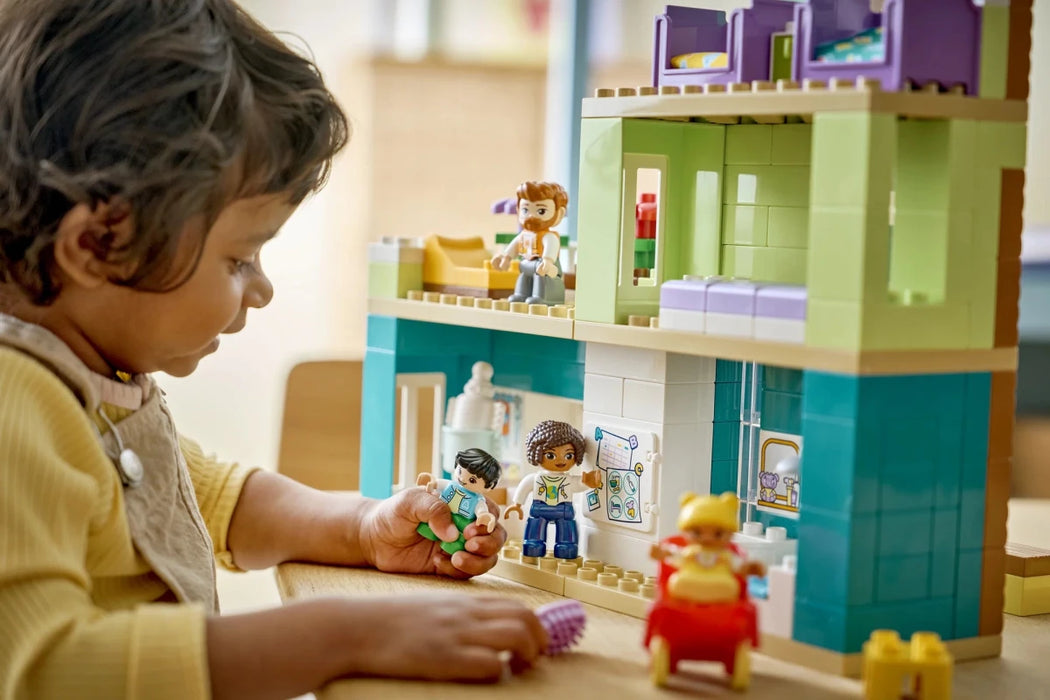 Casa familiare moderna 3 in 1 con personaggi - 10470 - Il Mattoncino