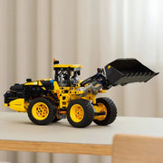 Pala gommata Volvo L120 Electric - 42209 - Il Mattoncino