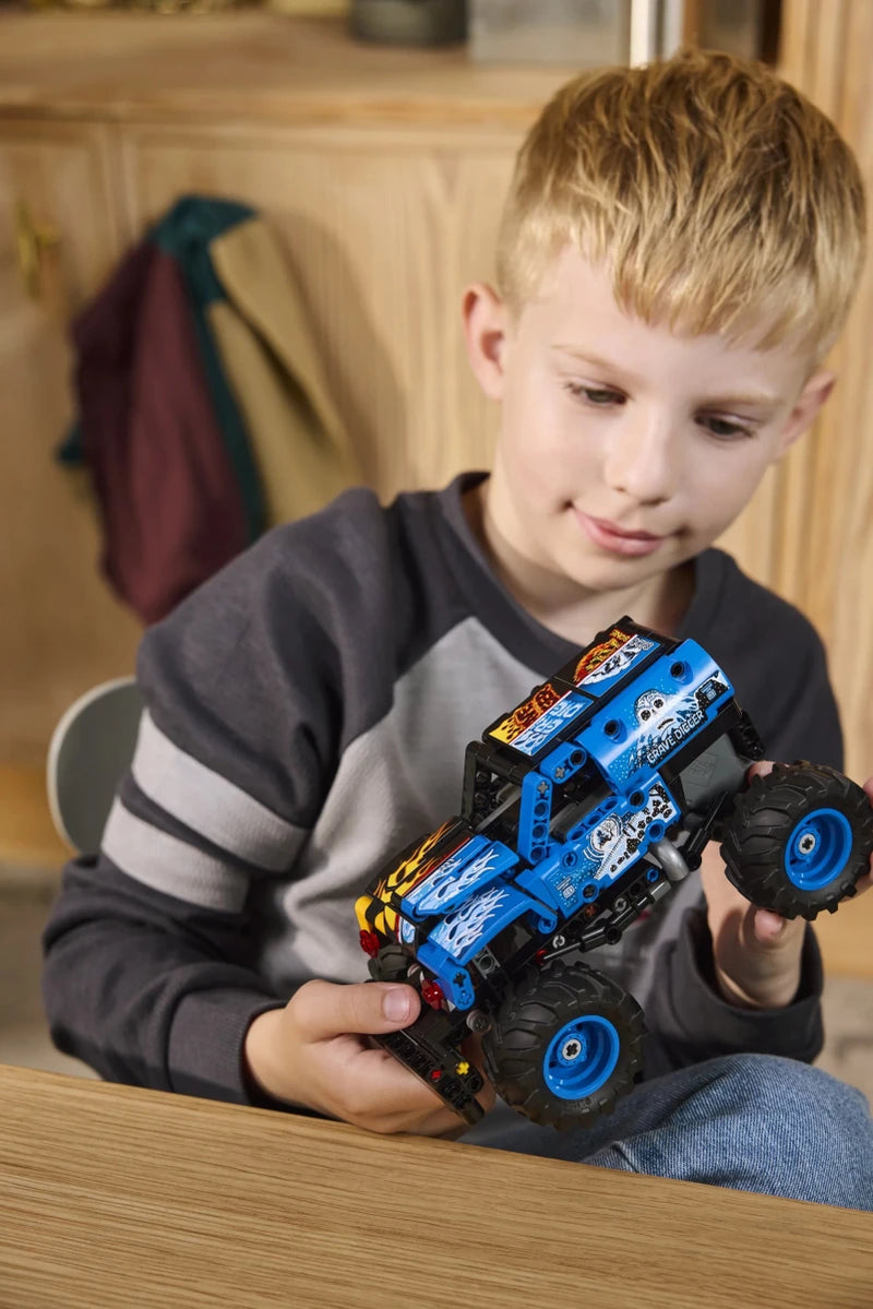 Monster Jam™ Grave Digger™ Fuoco e Ghiaccio - 42219 - Il Mattoncino