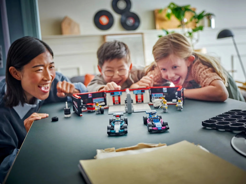 Garage con monoposto Mercedes - AMG e Alpine F1® - 60444 - Il Mattoncino