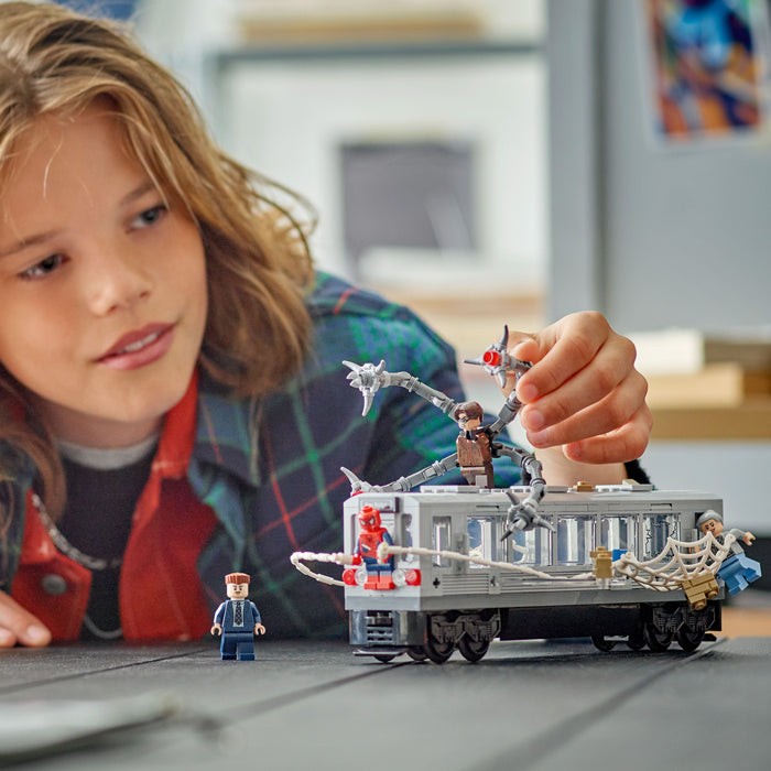 Spider-Man contro Doc Ock: duello sul treno - 76321