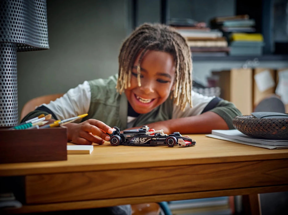 Auto da corsa MoneyGram Haas F1® Team VF - 24 - 77250 - Il Mattoncino