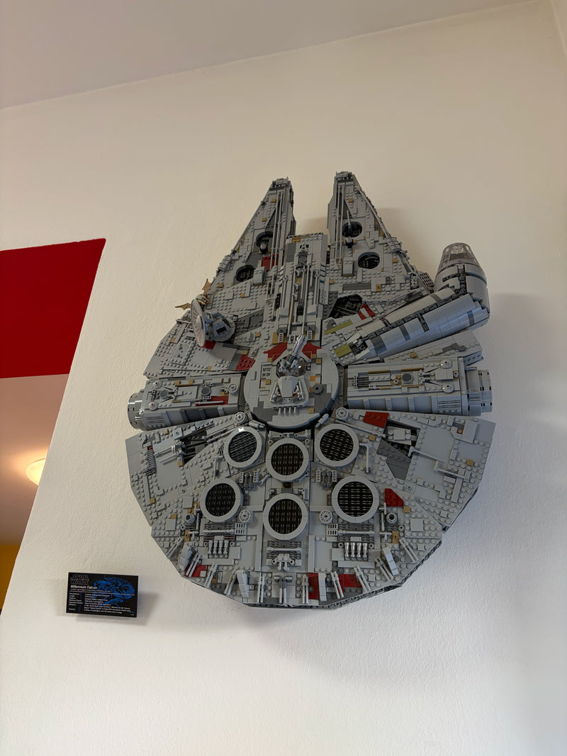 Supporto a Muro Millenium Falcon per set 75192